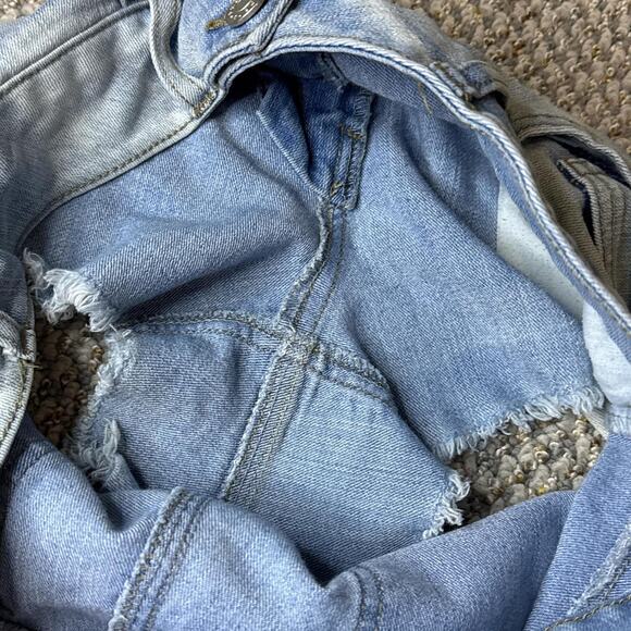 Y2K vintage light wash low rise ‘short-short’ mini micro denim shorts - Picture 6 of 6